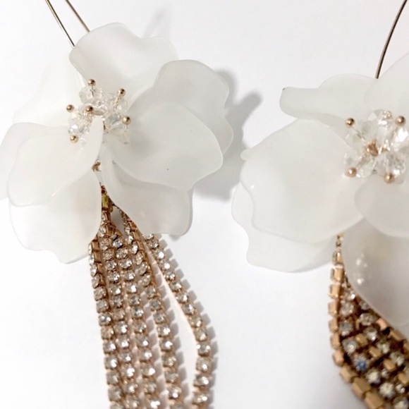 🤍new. resin flower tassel earrings - Picture 5 of 11